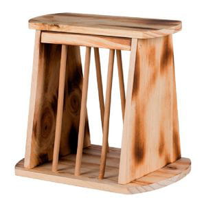 Porta heno de madera con tapa